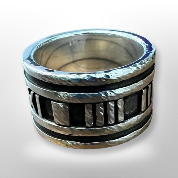 Tiffany and Co. Thick Atlas Band Ring Size 6 - Picture 8 of 10